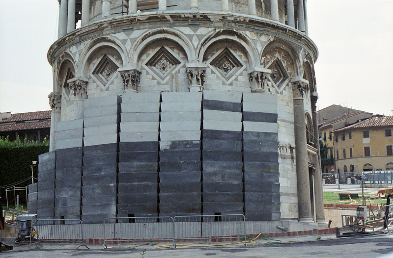 Las obras en los 90. Wikimedia Commons